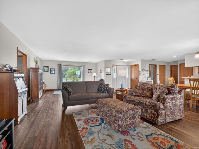 422 Meadow Lane, Ossian, IN 46777
