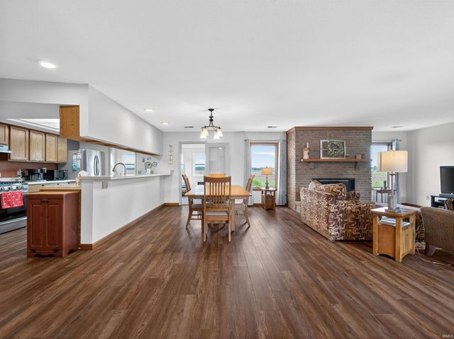 422 Meadow Lane, Ossian, IN 46777