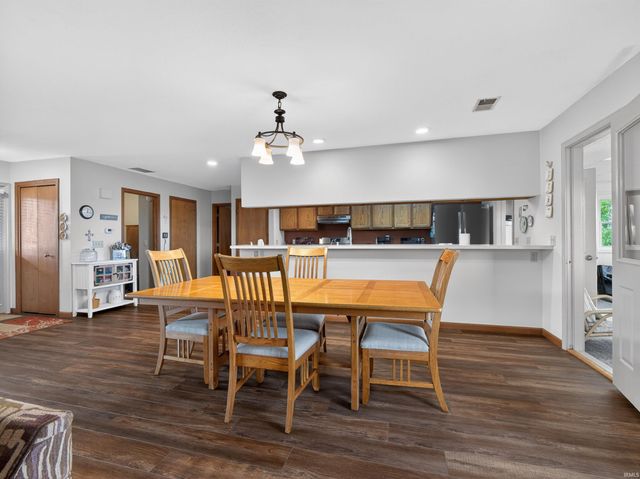 422 Meadow Lane, Ossian, IN 46777
