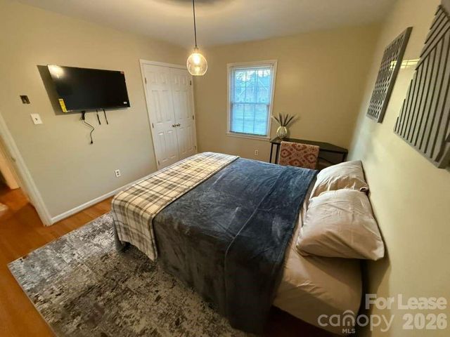 4048 Tamerlane Drive, Charlotte, NC 28205