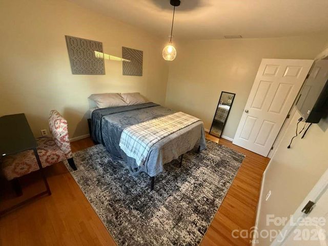 4048 Tamerlane Drive, Charlotte, NC 28205