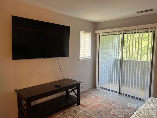 4048 Tamerlane Drive, Charlotte, NC 28205