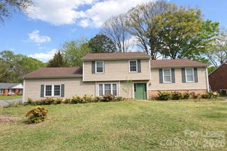 4048 Tamerlane Drive, Charlotte, NC 28205
