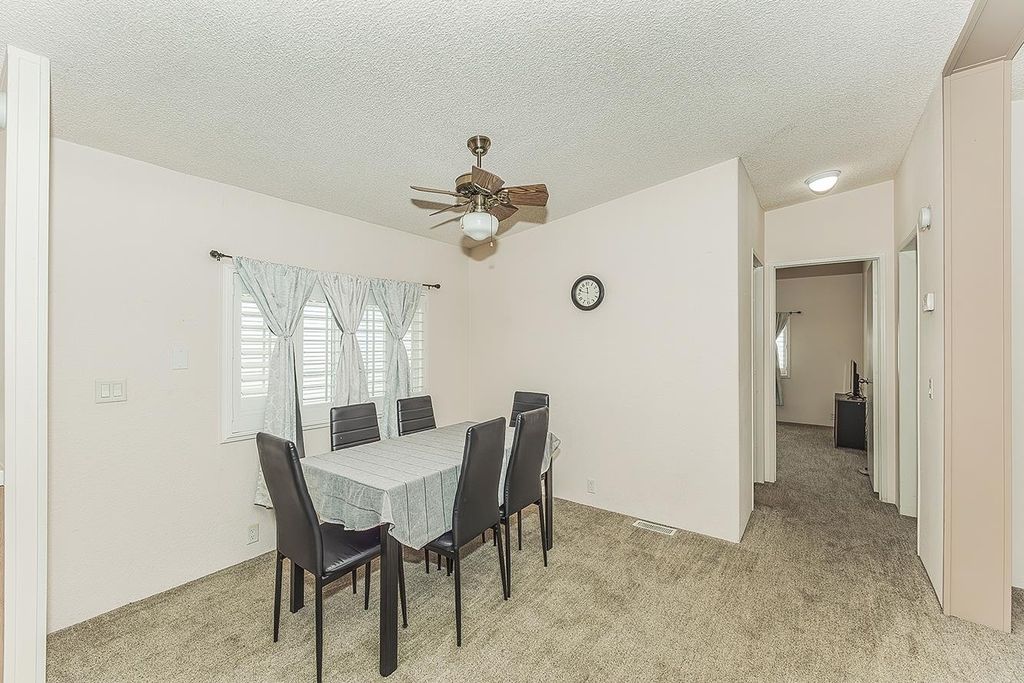Image 12 of property listing at 1551 6th Ave # 35, Kingsburg, CA 93631