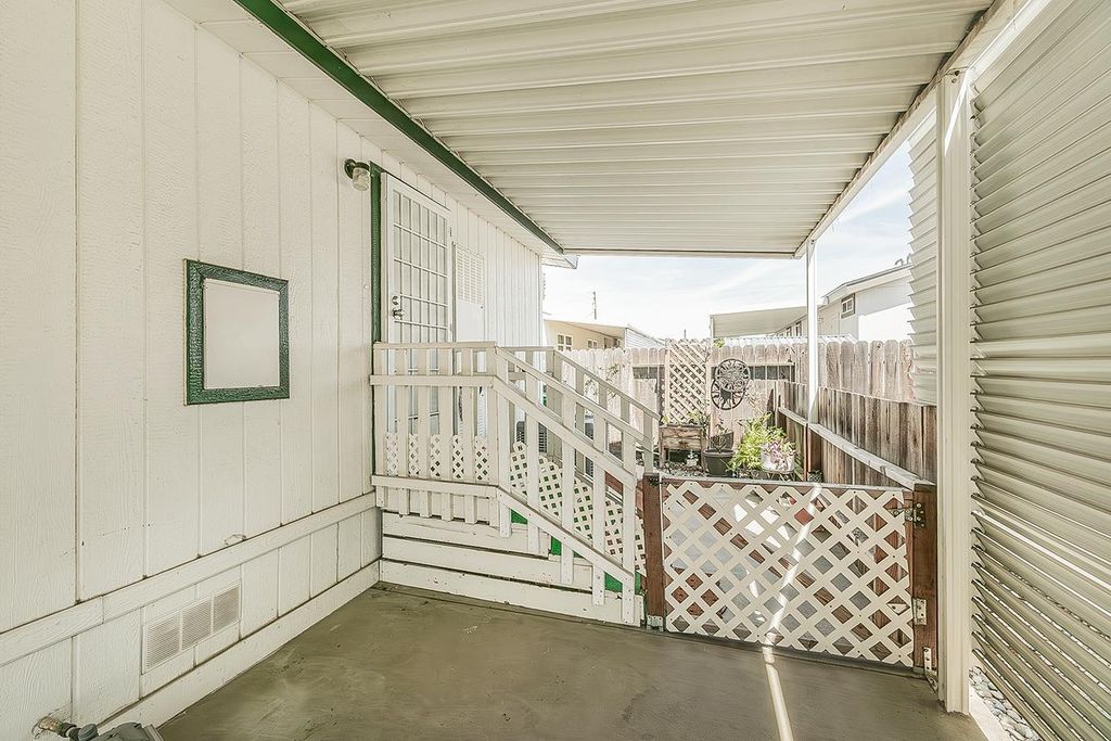 Image 30 of property listing at 1551 6th Ave # 35, Kingsburg, CA 93631