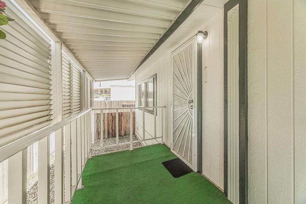 Image 4 of property listing at 1551 6th Ave # 35, Kingsburg, CA 93631