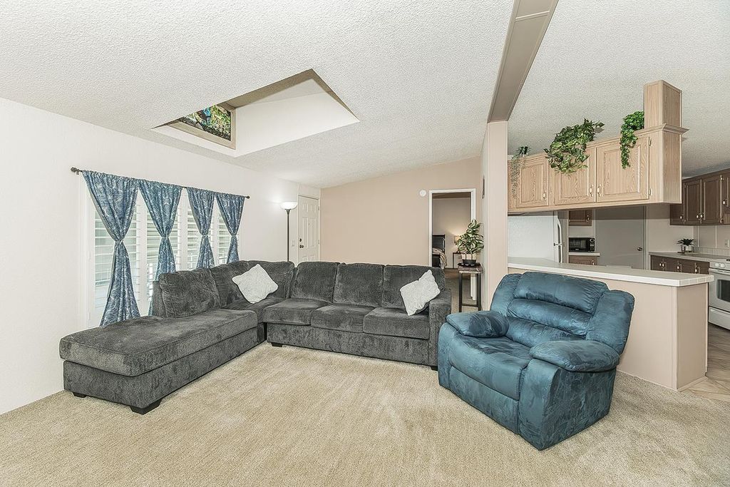 Image 9 of property listing at 1551 6th Ave # 35, Kingsburg, CA 93631
