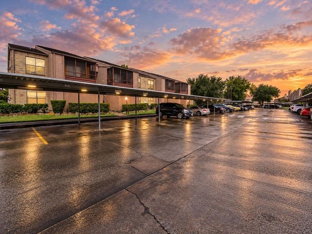 10555 Turtlewood Court 1716, Houston, TX 77072