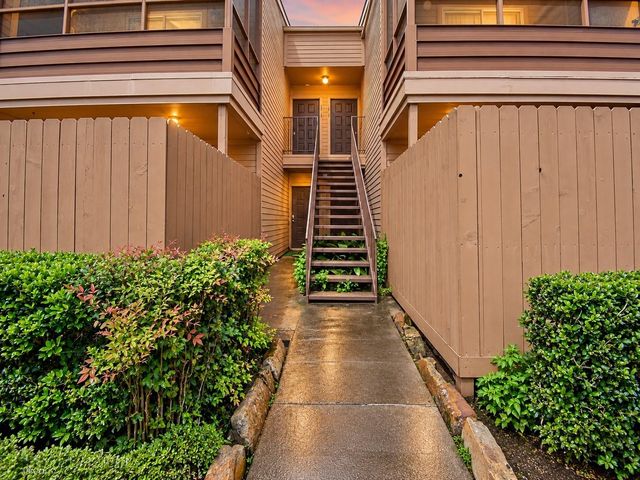 10555 Turtlewood Court 1716, Houston, TX 77072