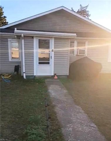 1017 Longstreet LN, Suffolk, VA 23437