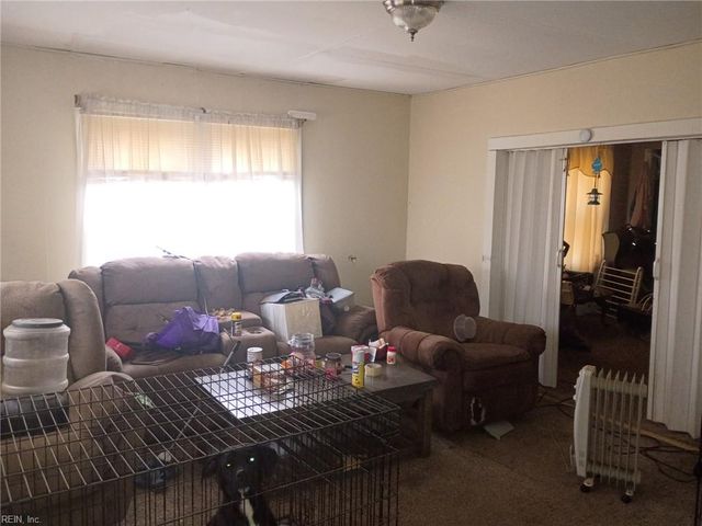 1017 Longstreet LN, Suffolk, VA 23437