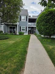 302 Commons Way E, Fishkill, NY 12524