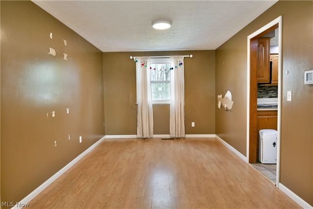 1323 Cedarwood Drive, Mineral Ridge, OH 44440