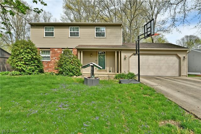 1323 Cedarwood Drive, Mineral Ridge, OH 44440