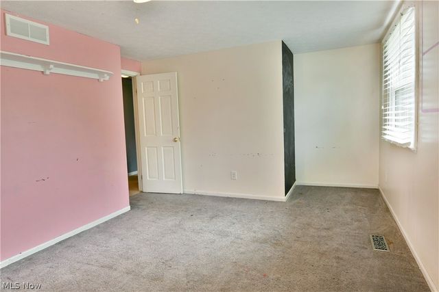 1323 Cedarwood Drive, Mineral Ridge, OH 44440