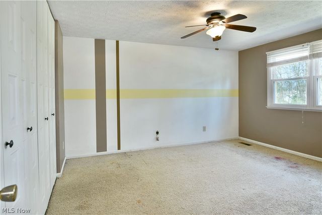 1323 Cedarwood Drive, Mineral Ridge, OH 44440