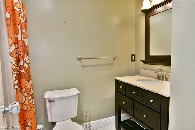 1323 Cedarwood Drive, Mineral Ridge, OH 44440