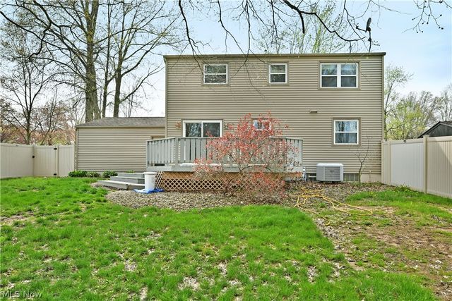 1323 Cedarwood Drive, Mineral Ridge, OH 44440