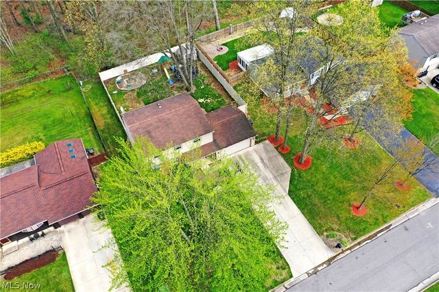 1323 Cedarwood Drive, Mineral Ridge, OH 44440