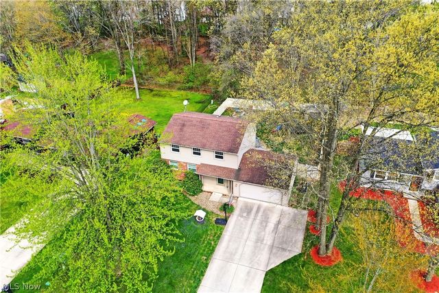 1323 Cedarwood Drive, Mineral Ridge, OH 44440