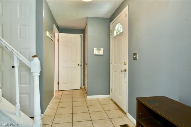 1323 Cedarwood Drive, Mineral Ridge, OH 44440