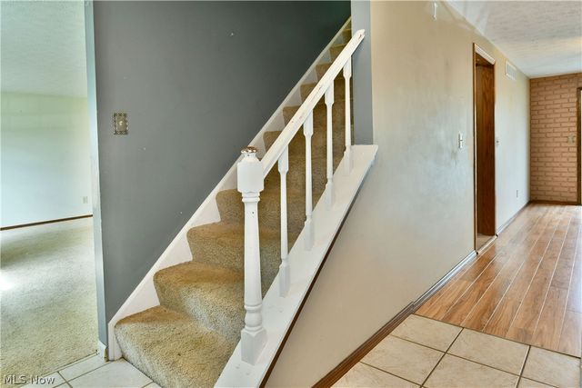 1323 Cedarwood Drive, Mineral Ridge, OH 44440