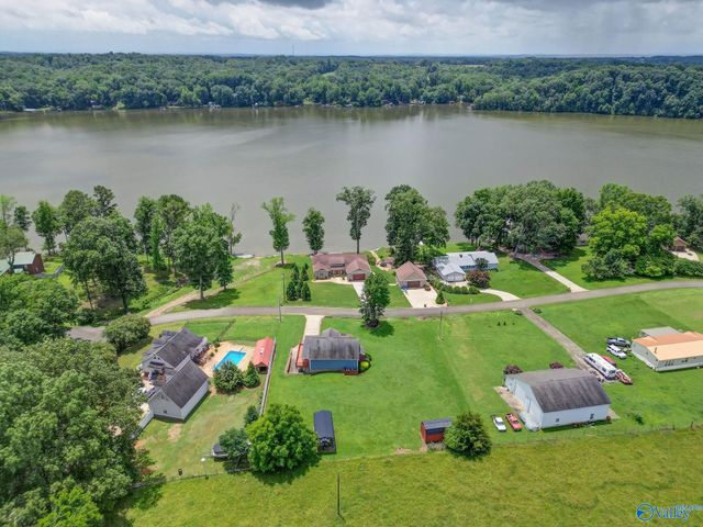 17935 Lakeside Estates Road, Athens, AL 35614