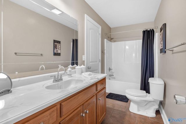 17935 Lakeside Estates Road, Athens, AL 35614