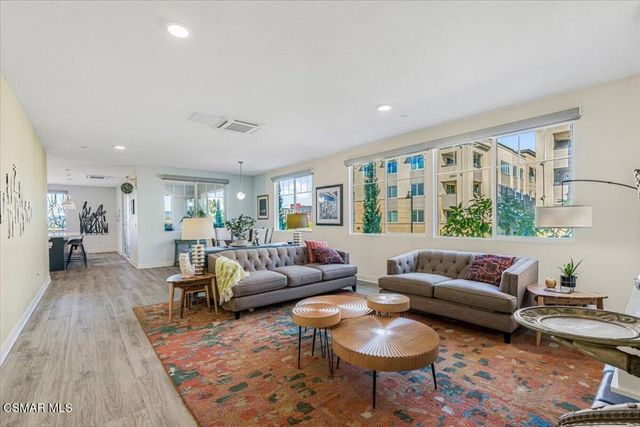 2870 Wagon Wheel Road 203, Oxnard, CA 93036