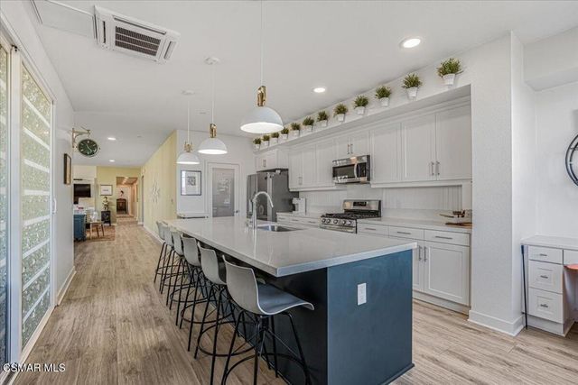 2870 Wagon Wheel Road 203, Oxnard, CA 93036