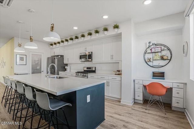 2870 Wagon Wheel Road 203, Oxnard, CA 93036