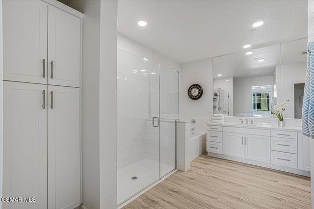 2870 Wagon Wheel Road 203, Oxnard, CA 93036