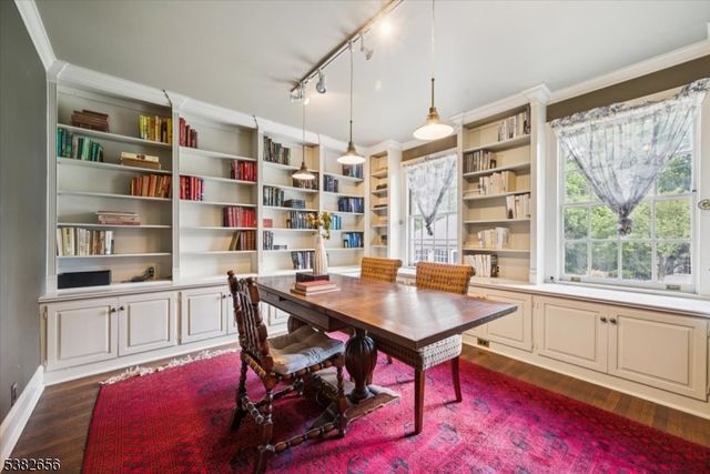 31 Hamilton Rd, Morristown Town, NJ 07960