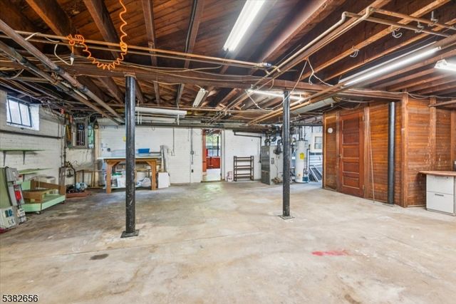 31 Hamilton Rd, Morristown Town, NJ 07960