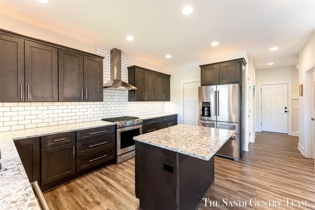 17940 Cove Street, Spring Lake, MI 49456