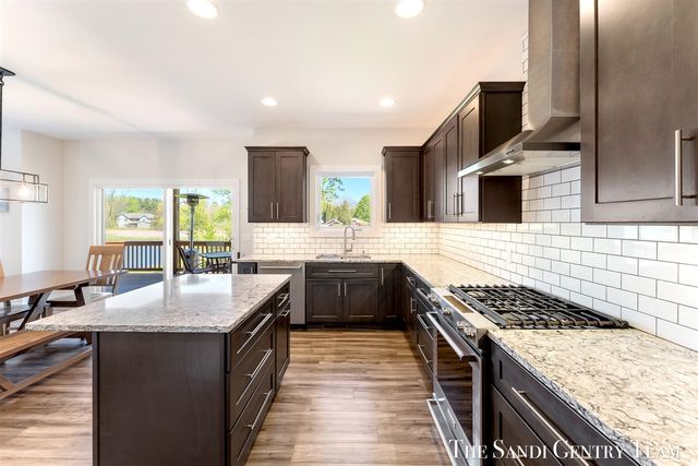 17940 Cove Street, Spring Lake, MI 49456