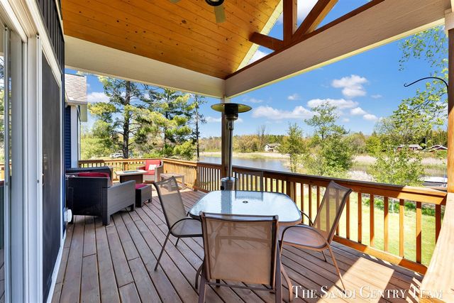 17940 Cove Street, Spring Lake, MI 49456