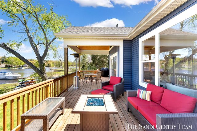 17940 Cove Street, Spring Lake, MI 49456