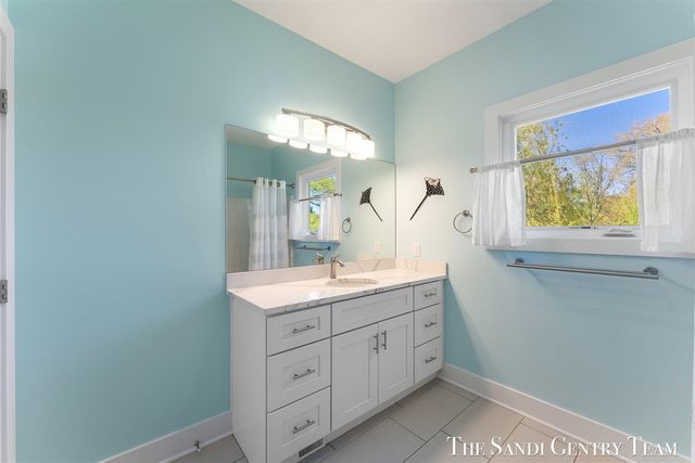 17940 Cove Street, Spring Lake, MI 49456