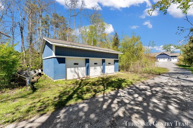 17940 Cove Street, Spring Lake, MI 49456