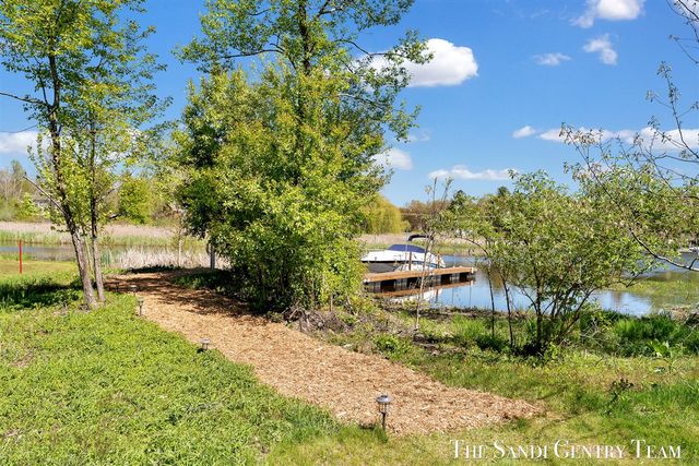 17940 Cove Street, Spring Lake, MI 49456