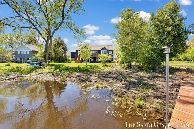 17940 Cove Street, Spring Lake, MI 49456