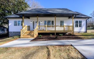 2249 Lipscomb Road, Moneta, VA 24121
