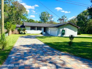 5609 HYDE PARK Circle, Jacksonville, FL 32210