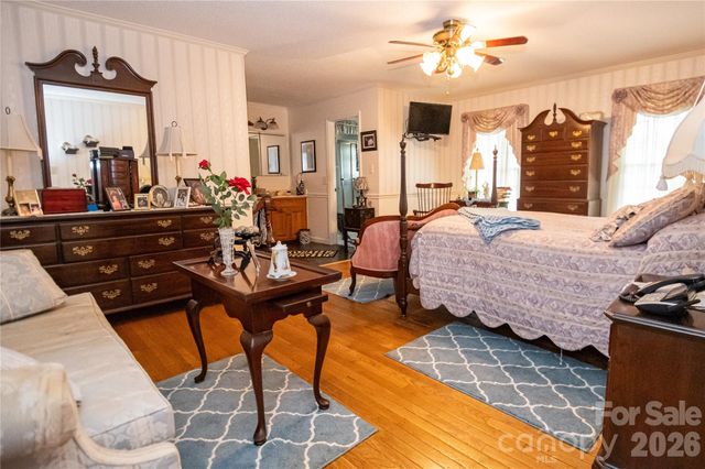 100 Oakridge Drive, Morganton, NC 28655