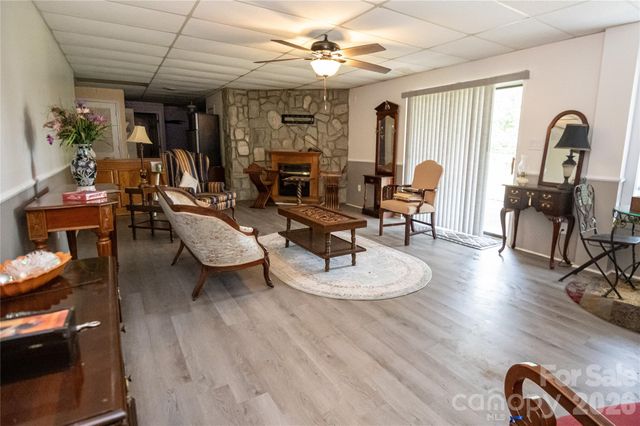 100 Oakridge Drive, Morganton, NC 28655