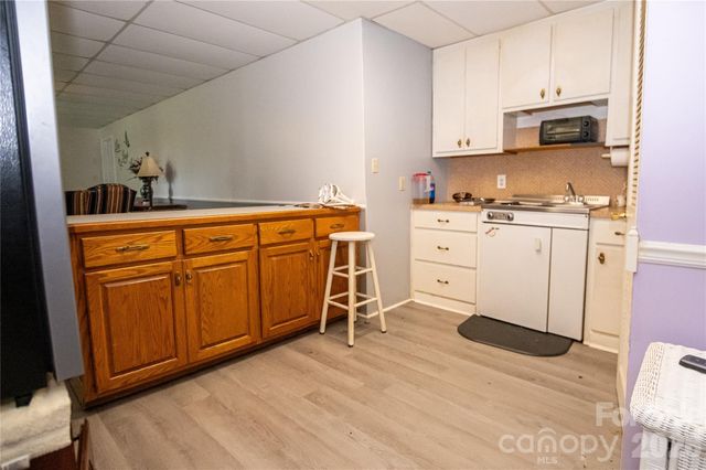 100 Oakridge Drive, Morganton, NC 28655