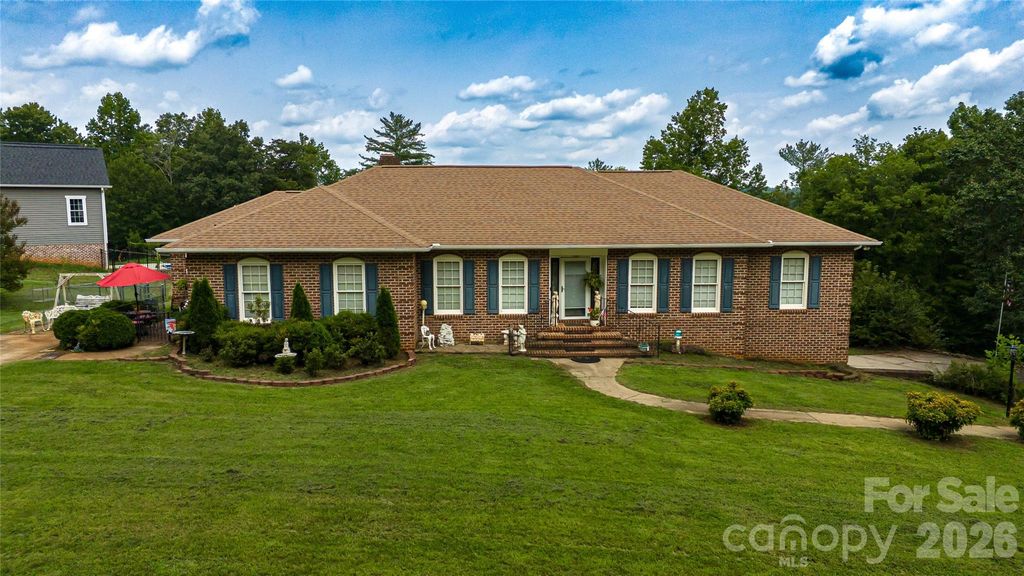 100 Oakridge Drive, Morganton, NC 28655