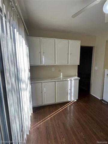 25006 Chambley Drive, Southfield, MI 48034