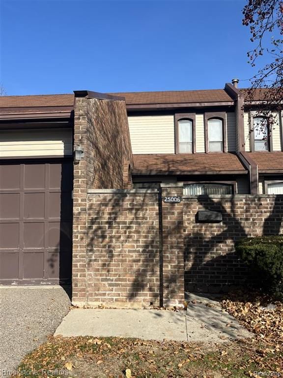 25006 Chambley Drive, Southfield, MI 48034